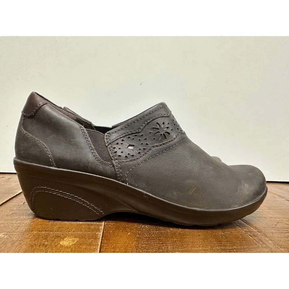 Clarks Black women size 9 M brown leather loafer comfort clogs 20701